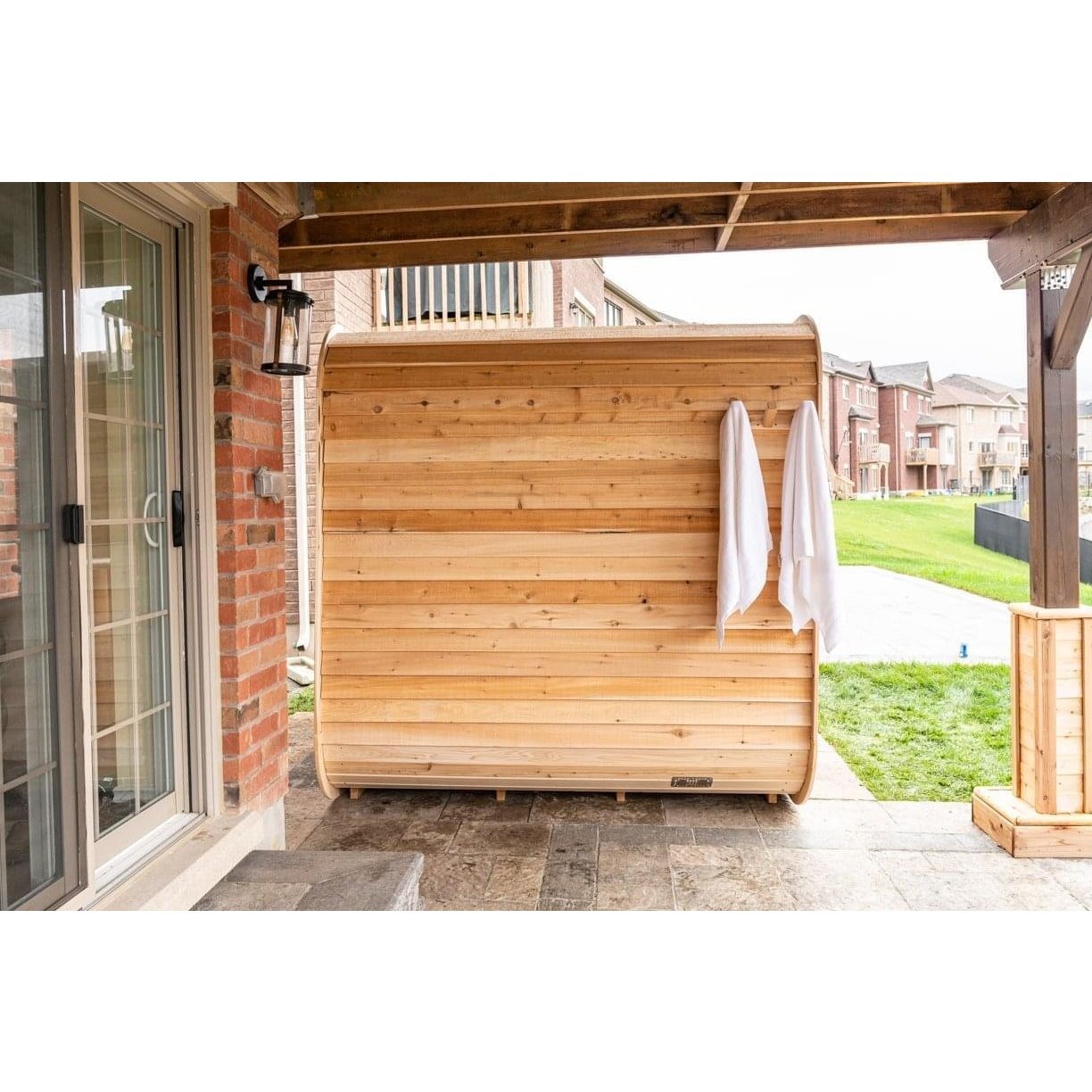 LeisureCraft Canadian Timber Luna Sauna – 2–4 Person Outdoor Cedar Cube Sauna