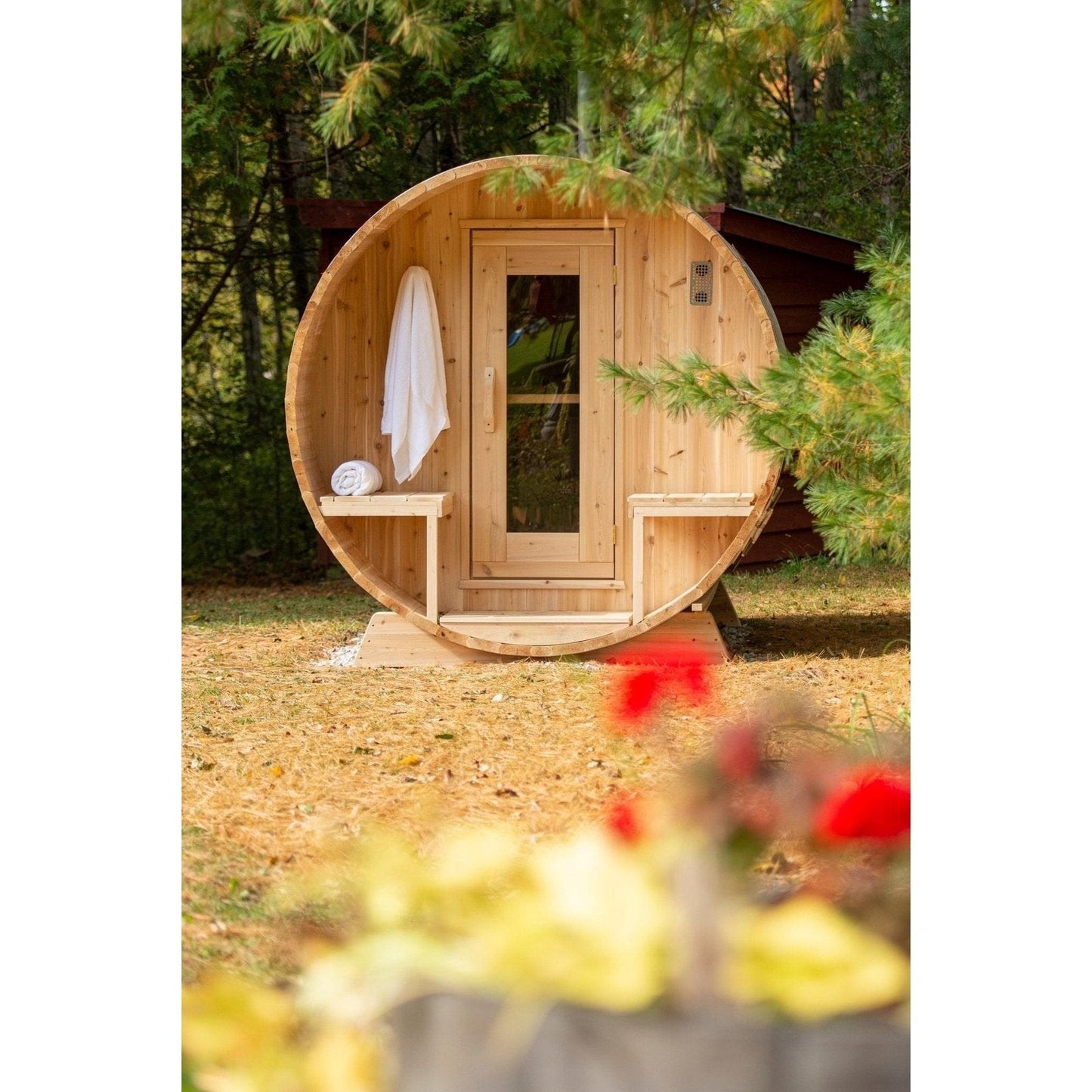 LeisureCraft Canadian Timber CTC2245W Serenity Barrel Sauna – 2–4 Person Outdoor Sauna