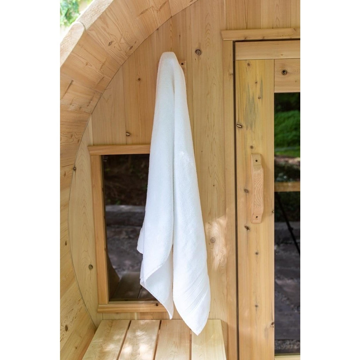 LeisureCraft Canadian Timber Tranquility Sauna (CTC2345W) – 2–6 Person Outdoor Barrel Sauna