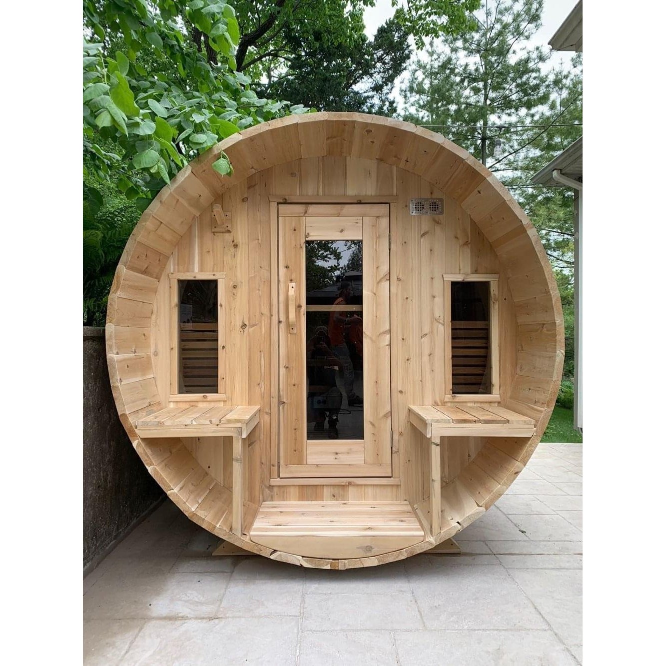 LeisureCraft Canadian Timber Tranquility Sauna (CTC2345W) – 2–6 Person Outdoor Barrel Sauna